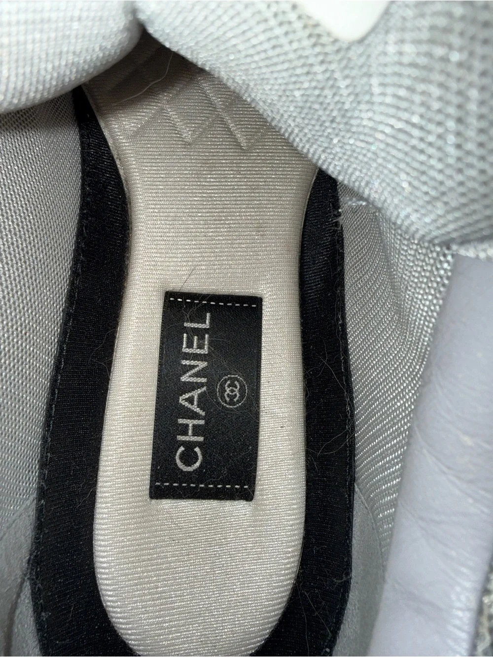 Authentic Chanel low top Trainer/Runner Sneakers Sz 41